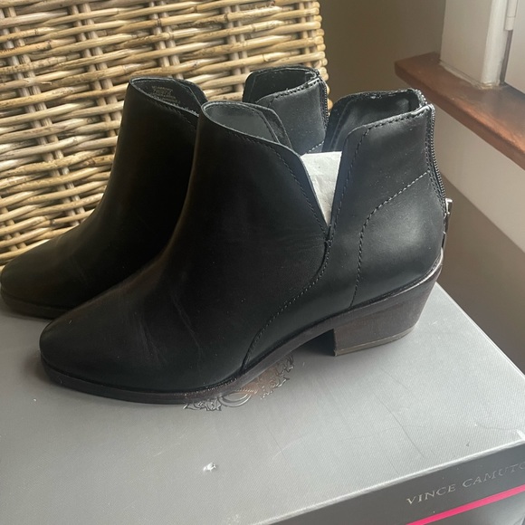 Vince Camuto black booties Size 7W/37.5. NWOT Perfect condition - Picture 2 of 9